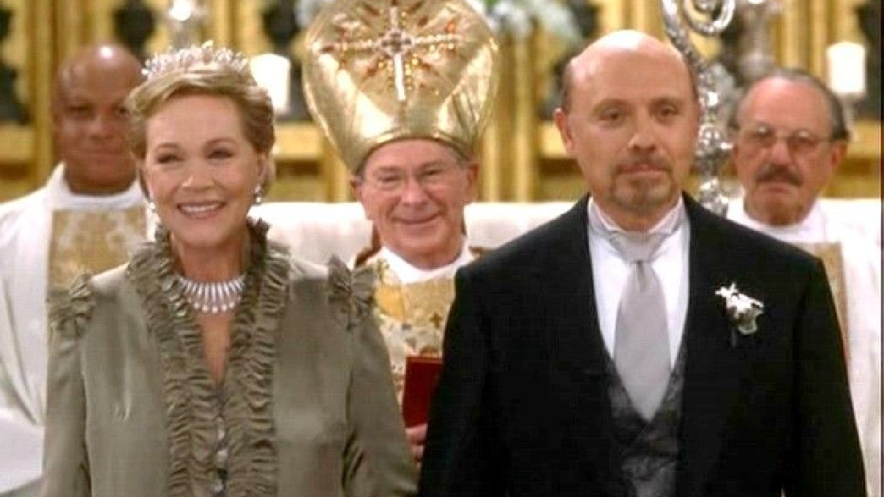 Queen Clarisse and Joe in The Princess Diaries 2.