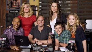 Main cast of Gary Unmarried