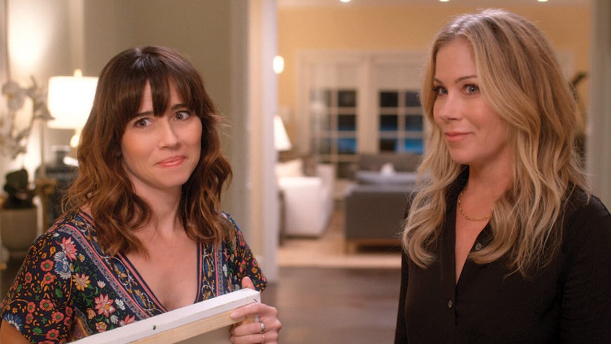 Christina Applegate and Linda Cardellini in Dead to Me.