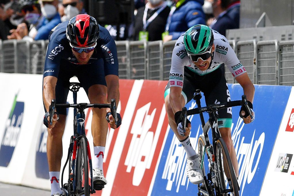 Gianni Moscon (Ineos Grenadiers) lead out the sprint and won