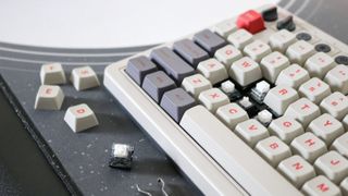Swapping the mechanical switches on the 8BitDo Retro Mechanical Keyboard