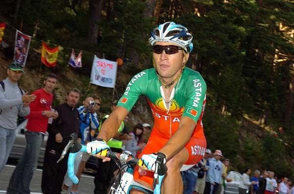 Sergio Paulinho is resplendant in his Portuguese national champion's kit