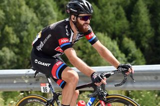 Simon Geschke escapes on stage seventeen of the 2015 Tour de France