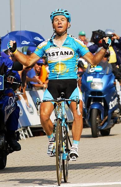 Sergio Paulinho (Astana) wins stage 10.
