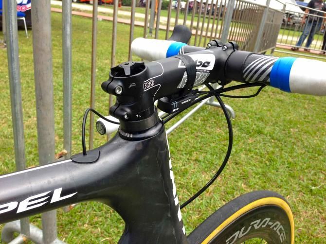 Shimano has produced a cleaner means for attaching the junction box to the stem