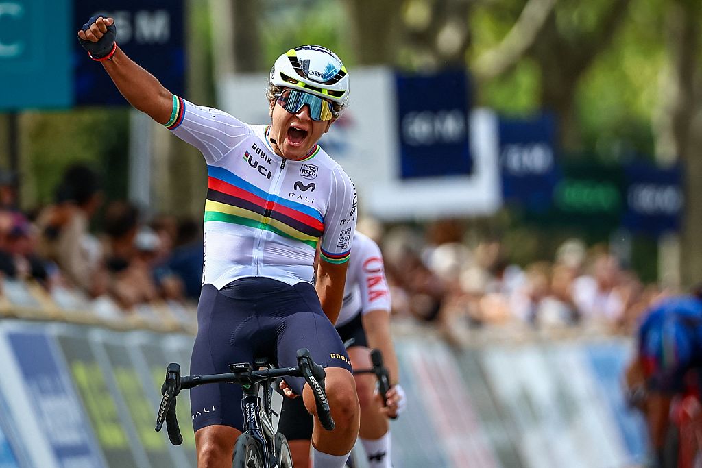 2025 Road European Championships: Paula Ostiz wins the Junior Women&#039;s Road Race