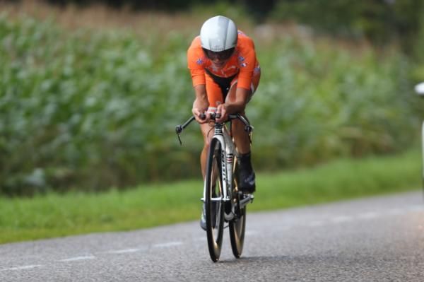 Marianne Vos (Nederland Bloeit) extended her slender lead on GC to 30 seconds after the time trial, where she finished second
