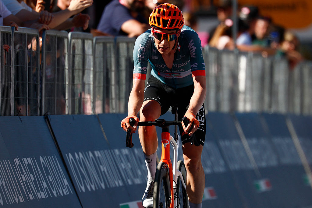 'It's tough riding GC and trying to stay switched on' - Thymen Arensman opens up about pressure and performance ahead of the final week at the Giro d'Italia