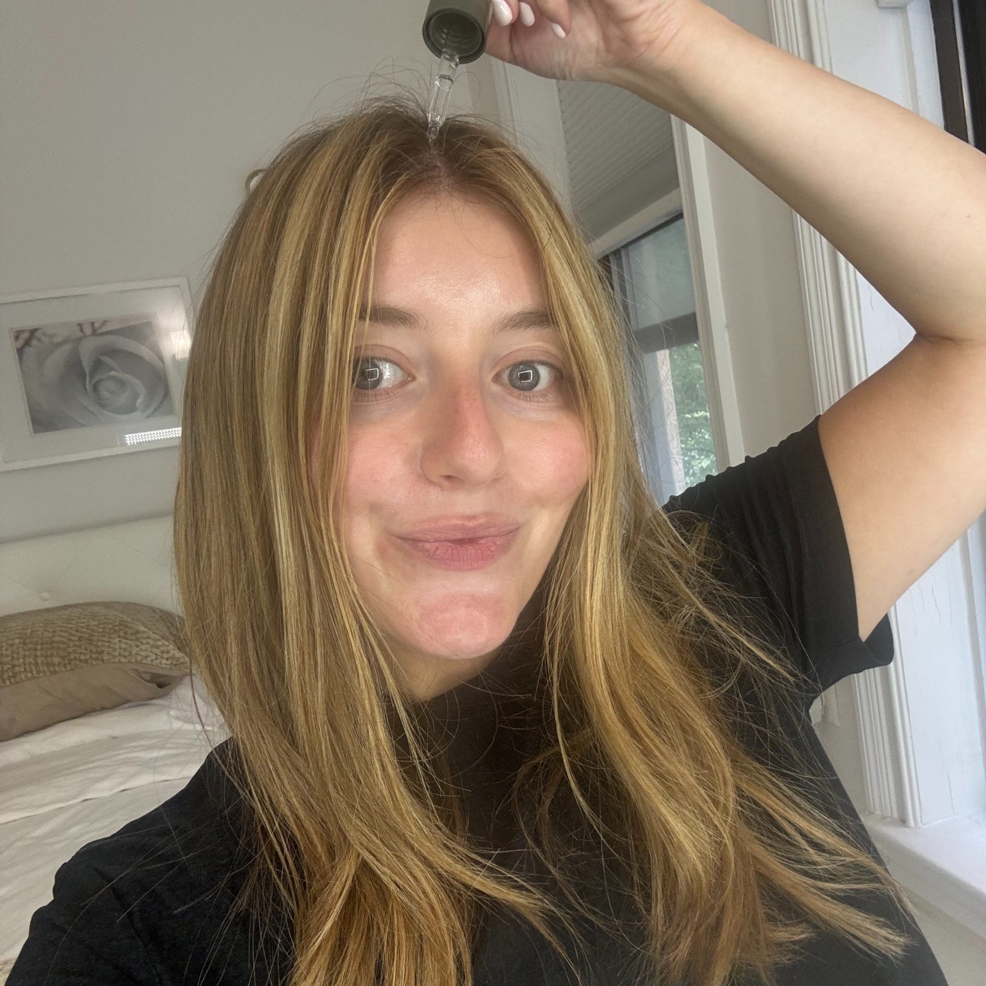 samantha holender using necessaire rosemary serum