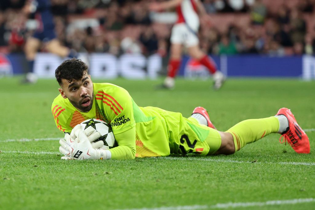 LONDON, ENGLAND - OCTOBER 1: Goalkeeper of Arsenal David Raya during the UEFA Champions League 2024/25 League Phase MD2 match between Arsenal FC and Paris Saint-Germain (PSG) at Emirates Stadium on October 1, 2024 in London, England. (Photo by Jean Catuffe/Getty Images) Premier League