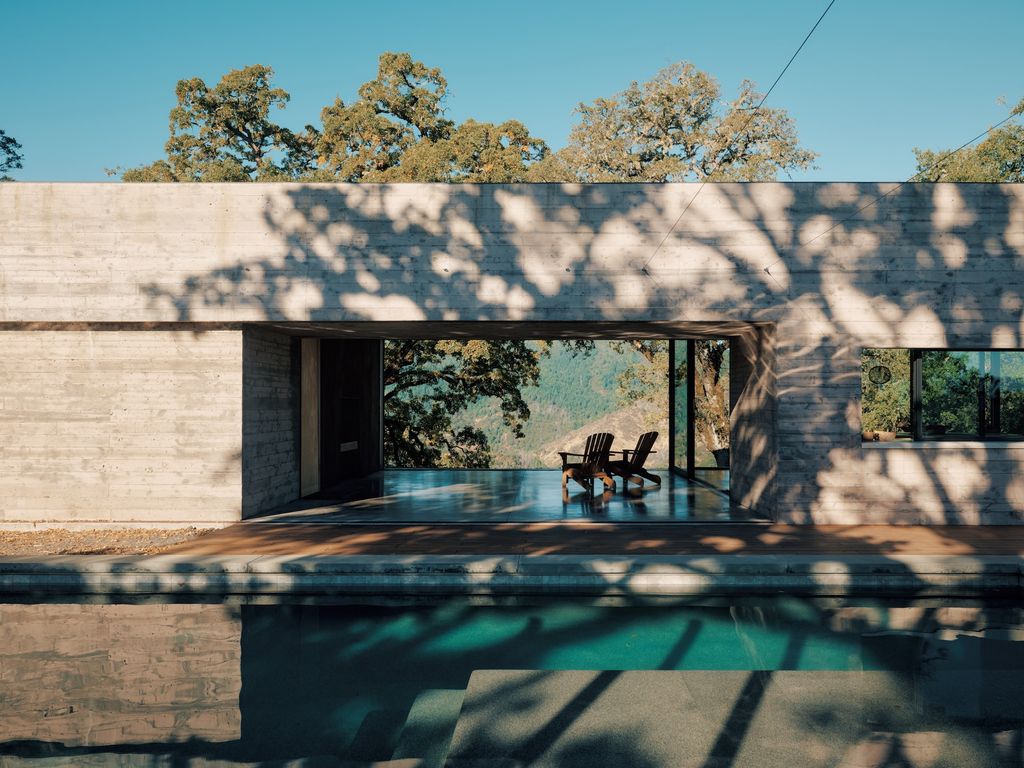 Biophilic architecture
