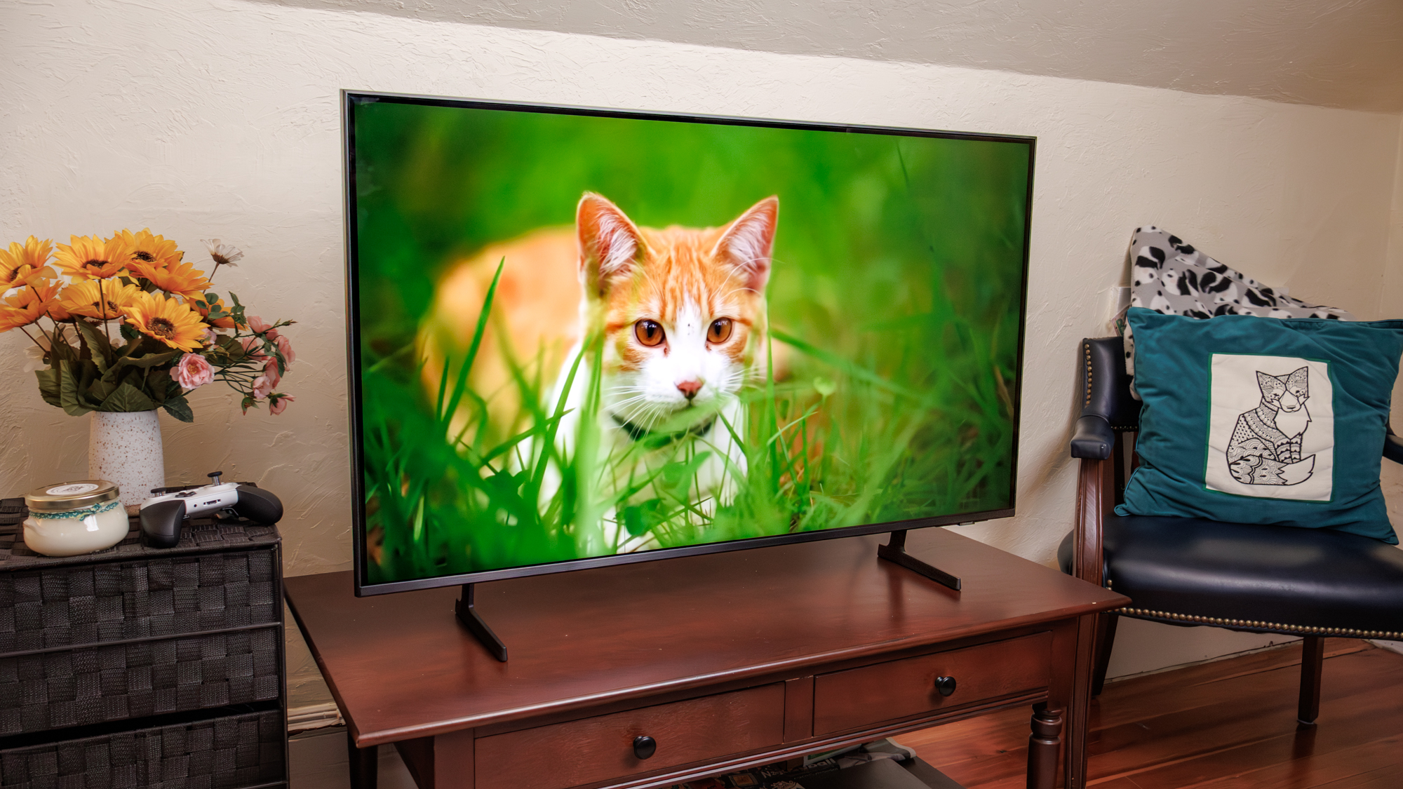 Samsung Q7F QLED TV on a side table