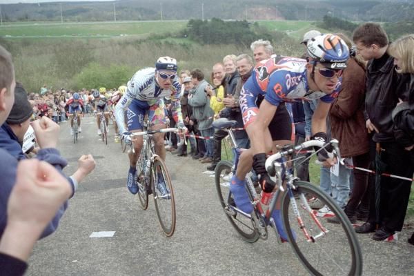 Frank Vandenbrouche battled with Michel Bartoli at the 1998 Li&egrave;ge - Bastogne - Li&egrave;ge, before returning to win the race a year later.