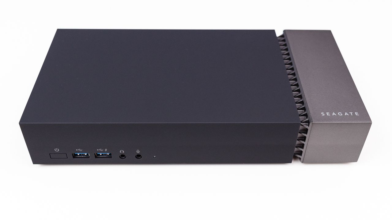 Seagate FireCuda Gaming Dock (4TB) Exterior