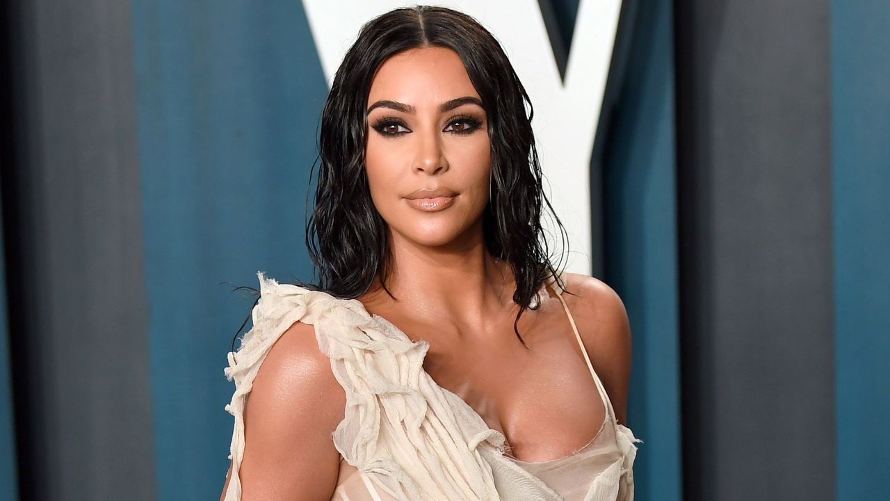 beverly hills, california february 09 kim kardashian attends the 2020 vanity fair oscar party hosted by radhika jones at wallis annenberg center for the performing arts on february 09, 2020 in beverly hills, california photo by karwai tanggetty images