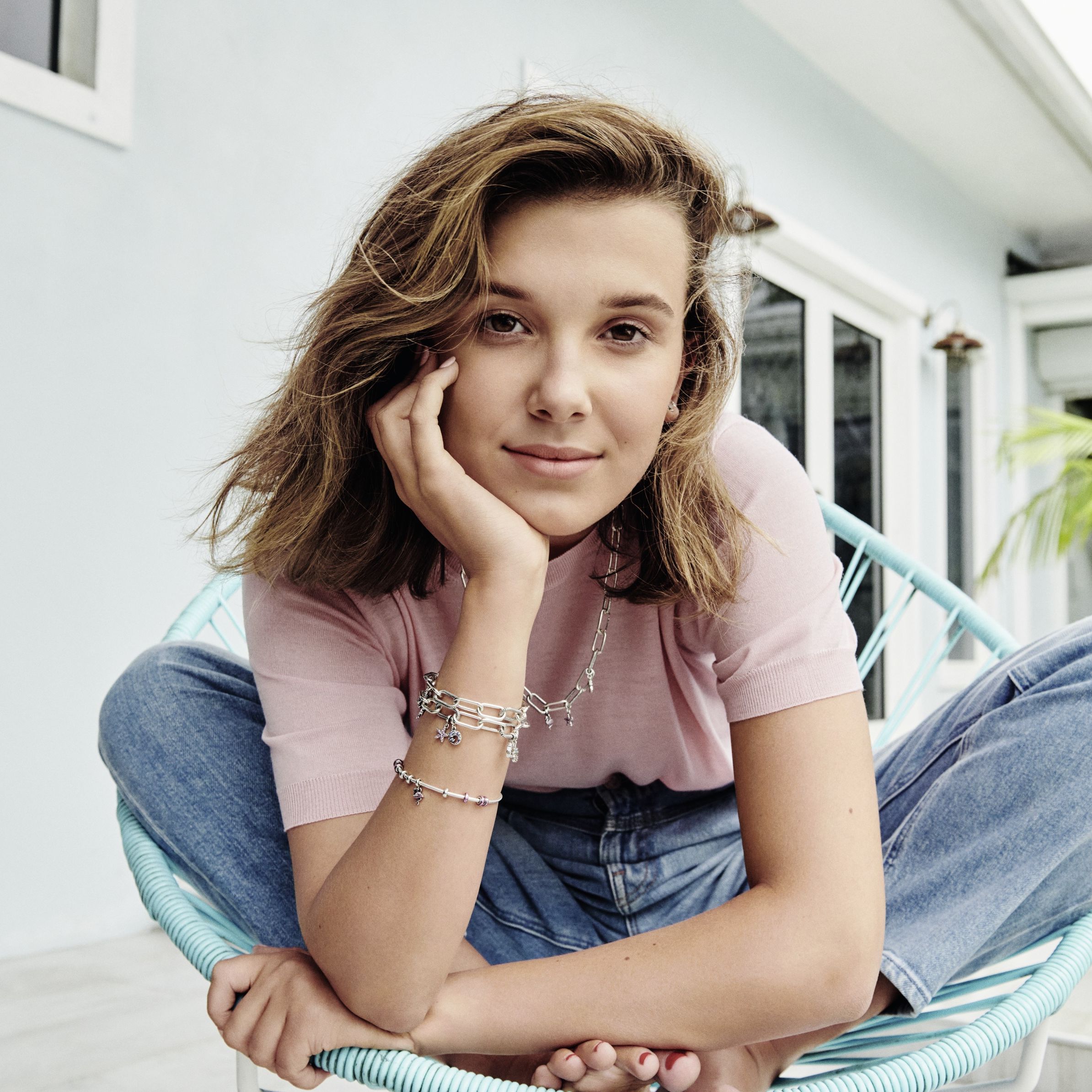Hotellet skarp virkningsfuldhed Millie Bobby Brown Releases Pandora Me Jewelry Collection | Marie Claire