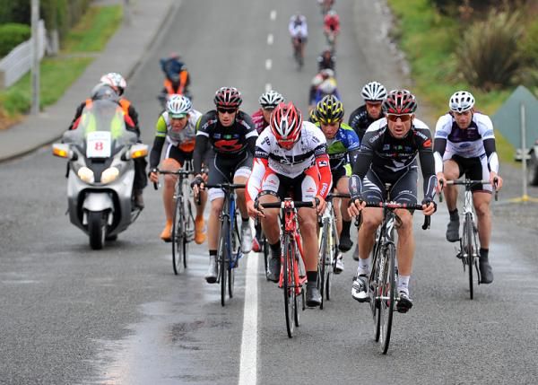 The leaders have just started the climb up Bluff Hill
