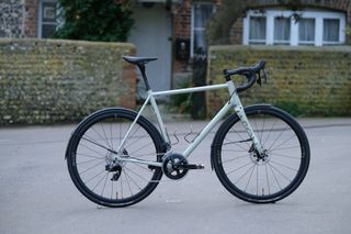 Mason road bike with disc brakes and wide tyres