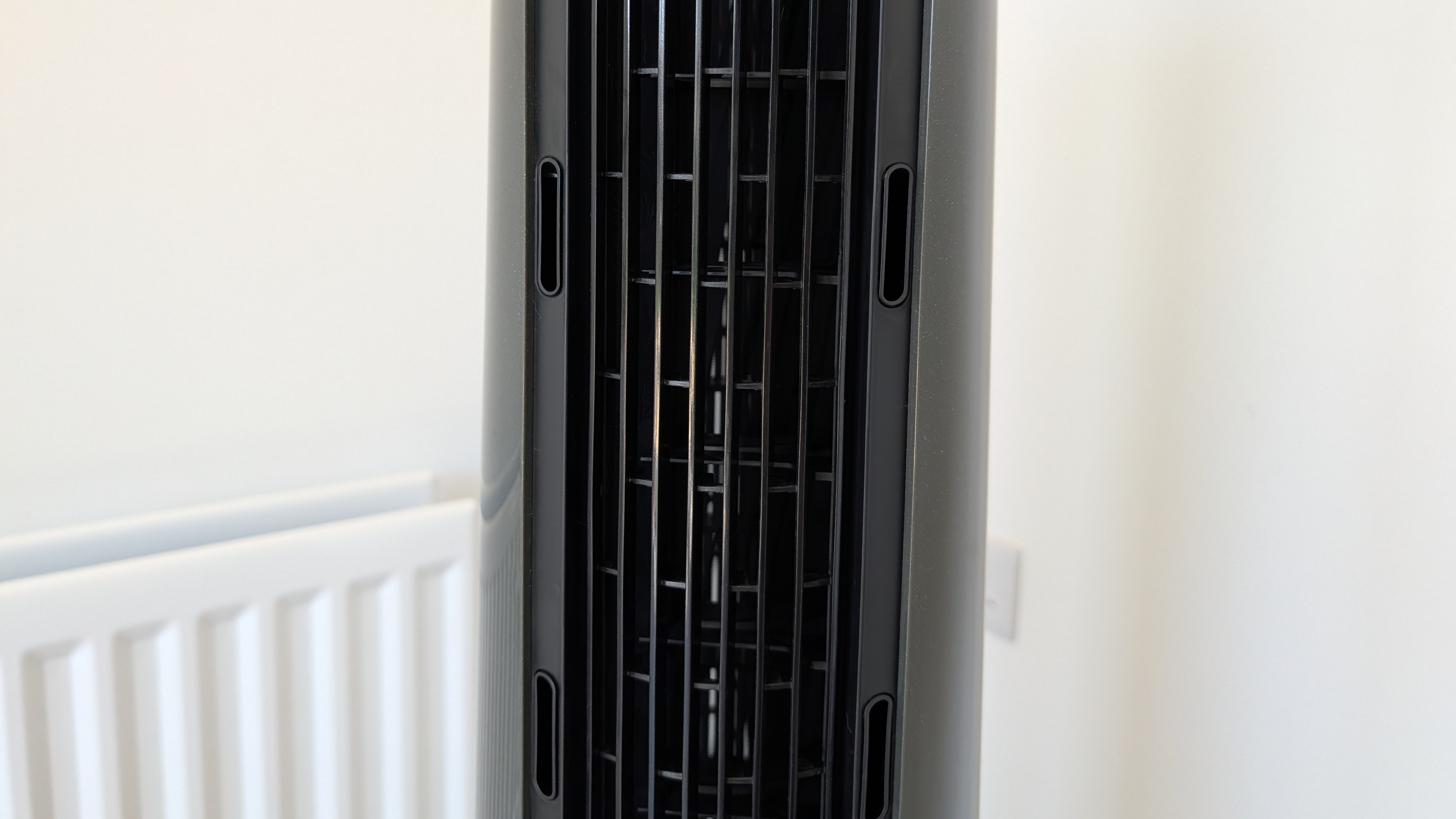 The front grille of the Dreo Smart Misting Fan 765S.