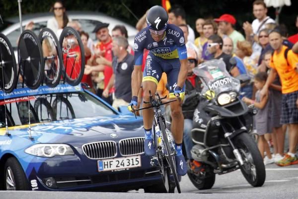 Alberto Contador (Saxo Bank-Tinkoff Bank) approaches the finish.