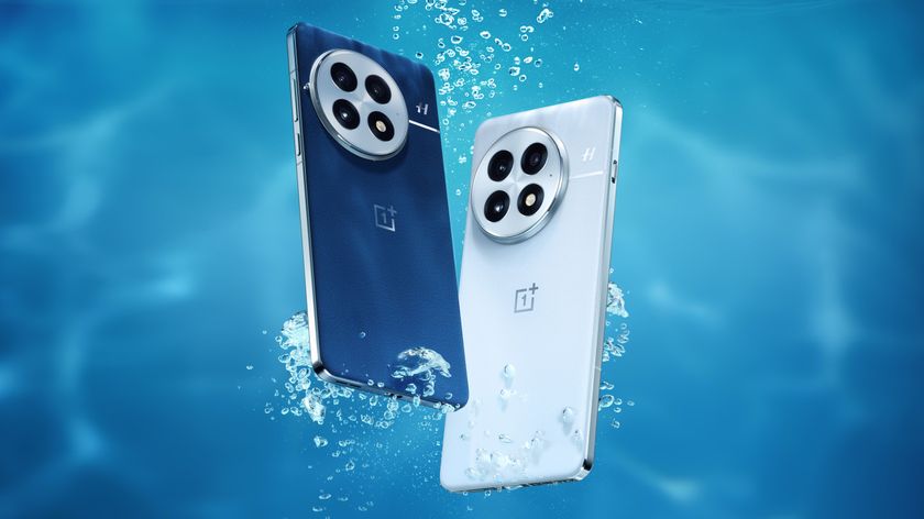 OnePlus 13 under water