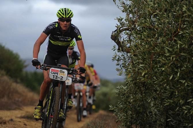 Charles Keey of Team Canondale Factory Racing leads the front bunch