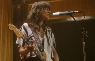 Courtney Barnett in Fender session