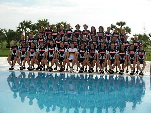 The Cerv&eacute;lo TestTeam poses for its official photograph.