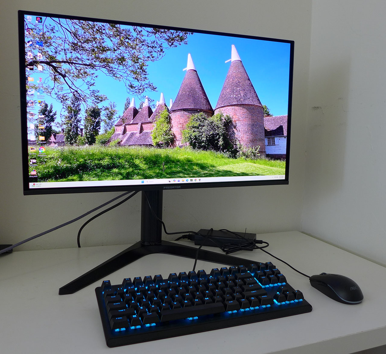 HDR Performance - Acer Predator X27 X1 27-inch 240 Hz OLED gaming