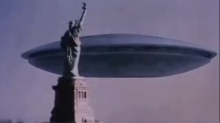 Flying saucer from V: The Series