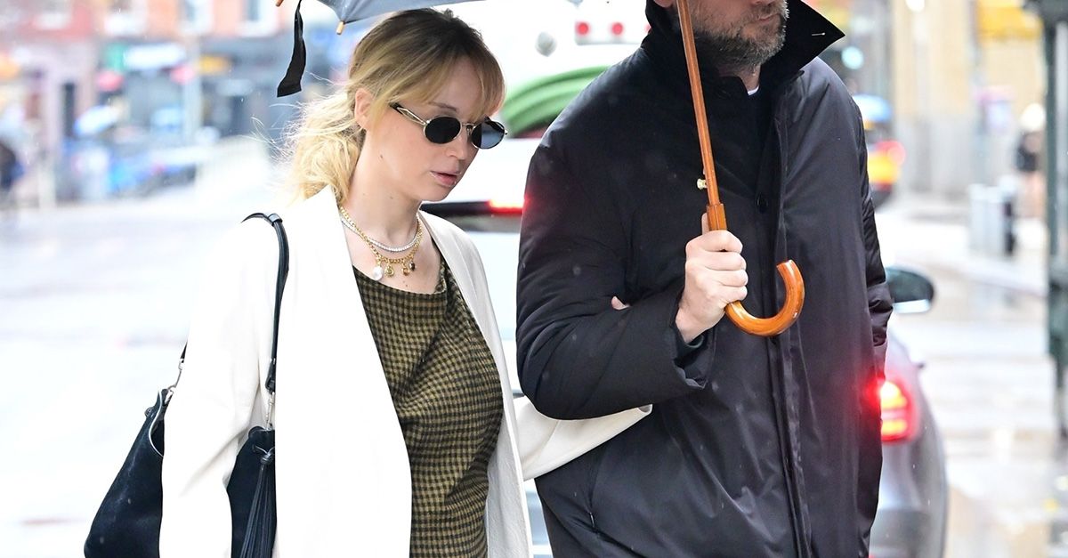 Jennifer Lawrence vient de porter la tendance des bottes élégantes que les femmes françaises portent tout le temps