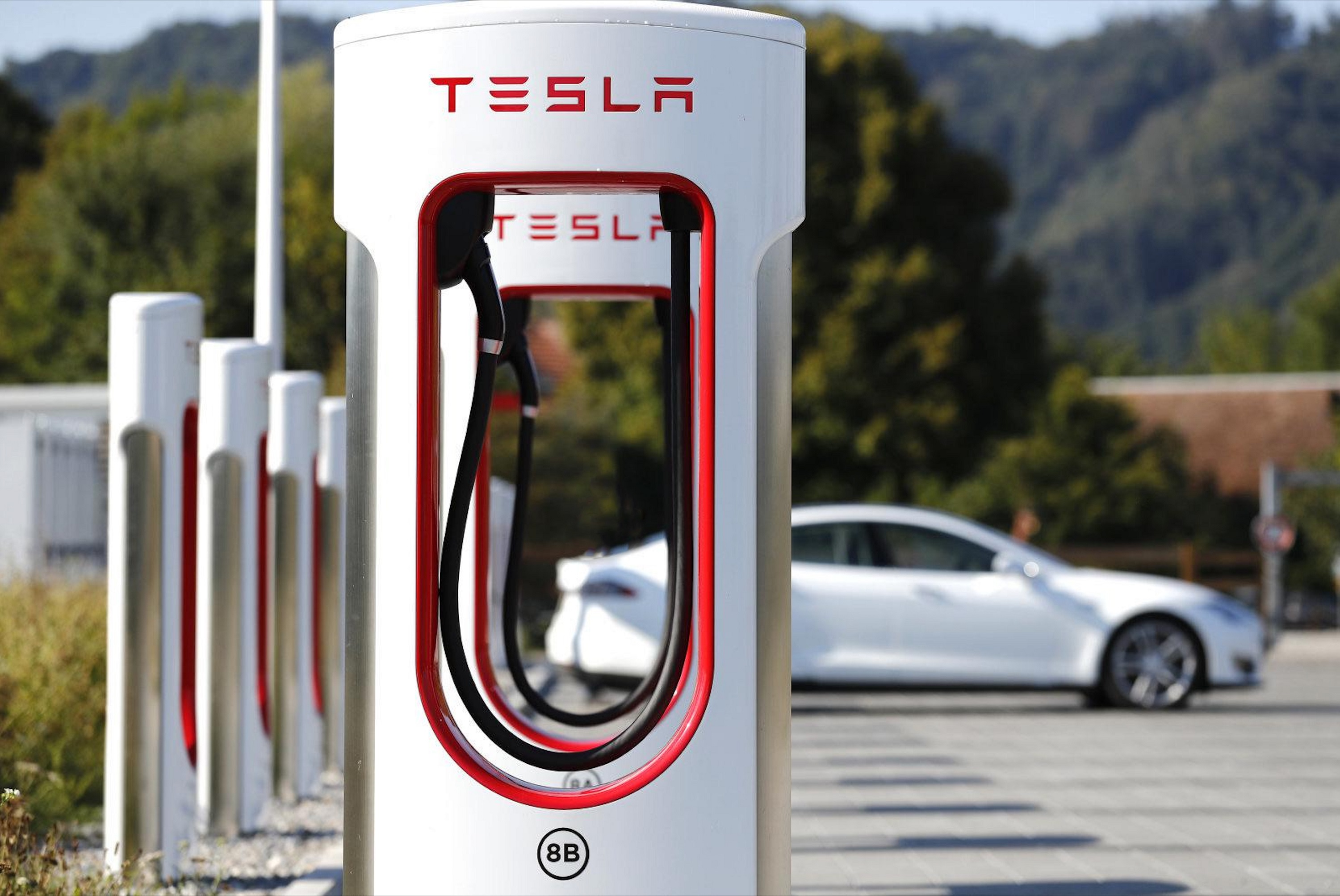 Here's how nonTesla electric cars will use Superchargers, according to