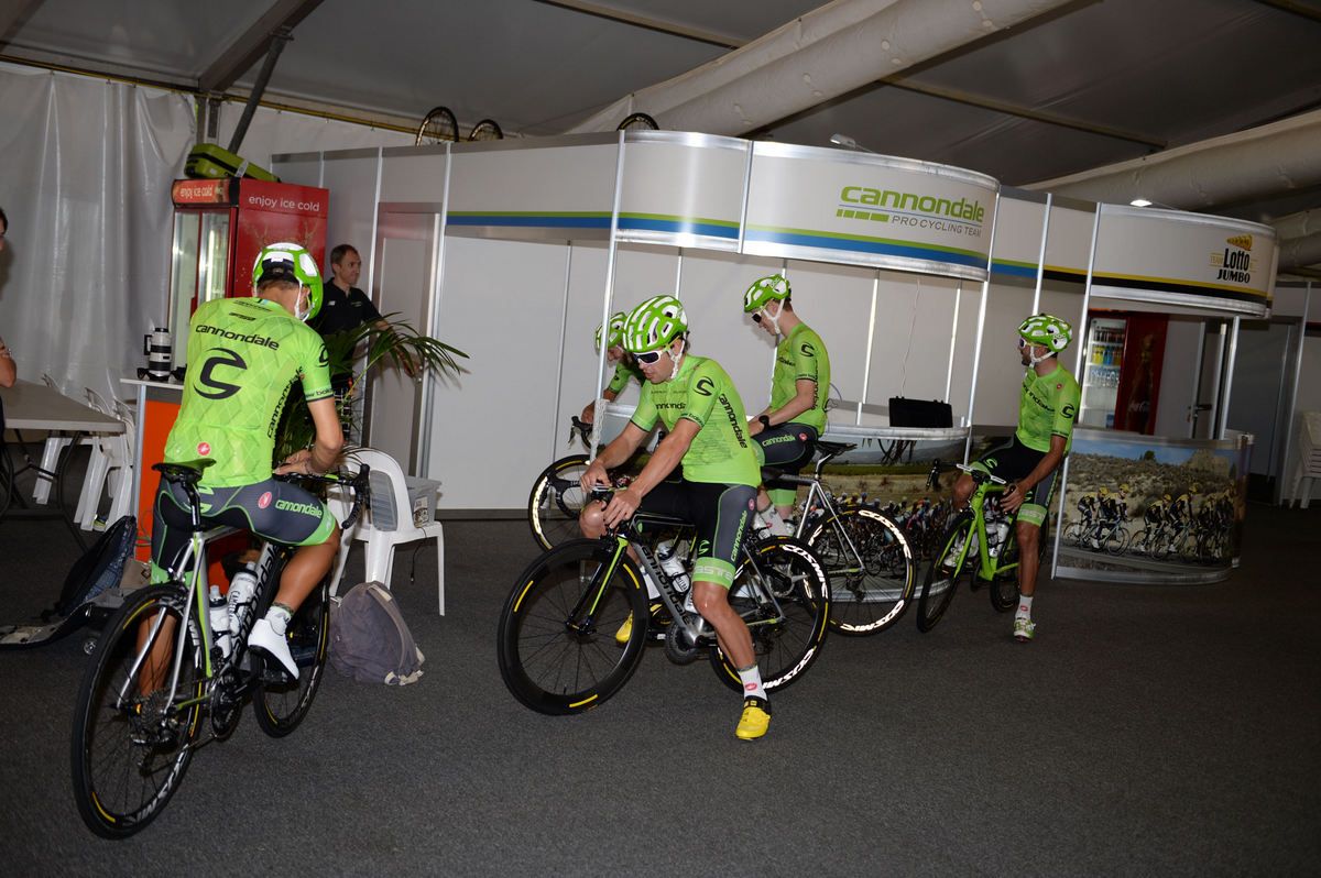 The Cannondale team get ready to roll out