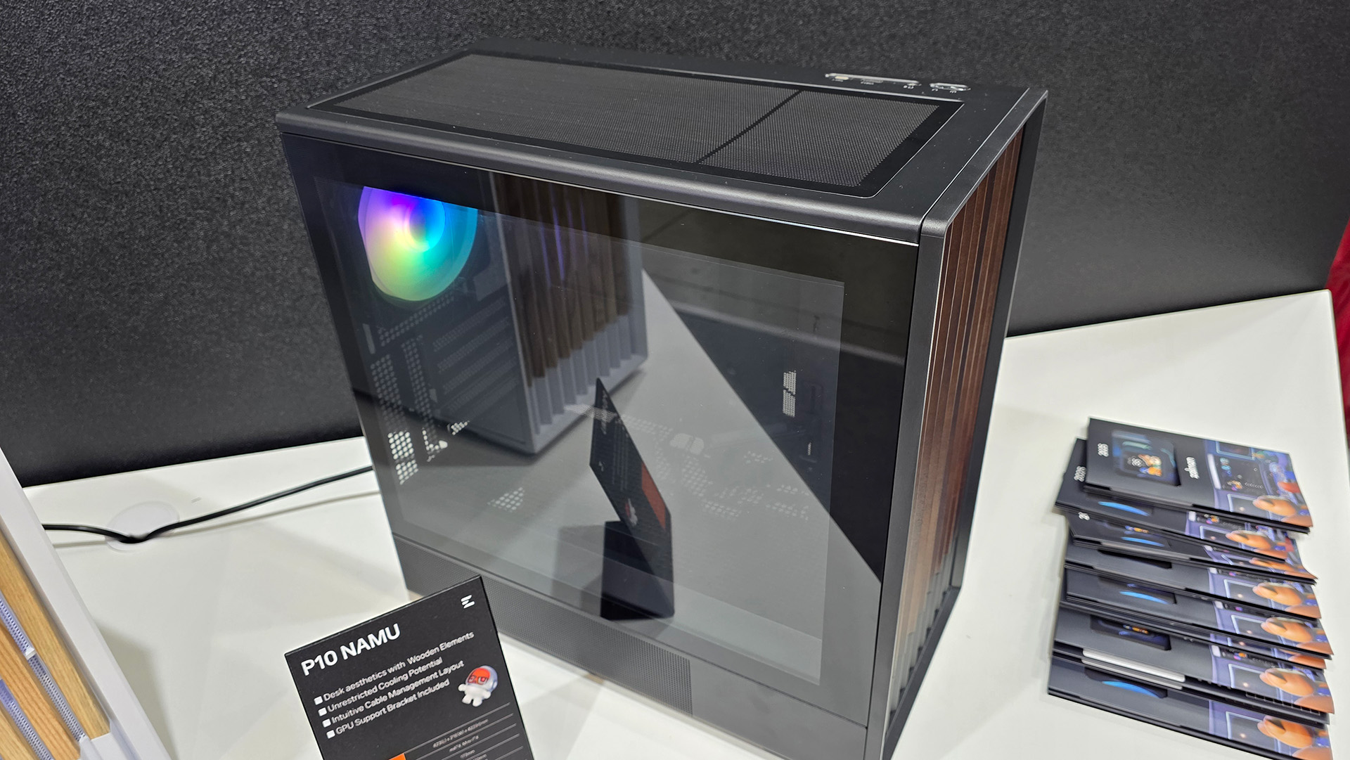 Casos de Zalman P10 y P40 Namu