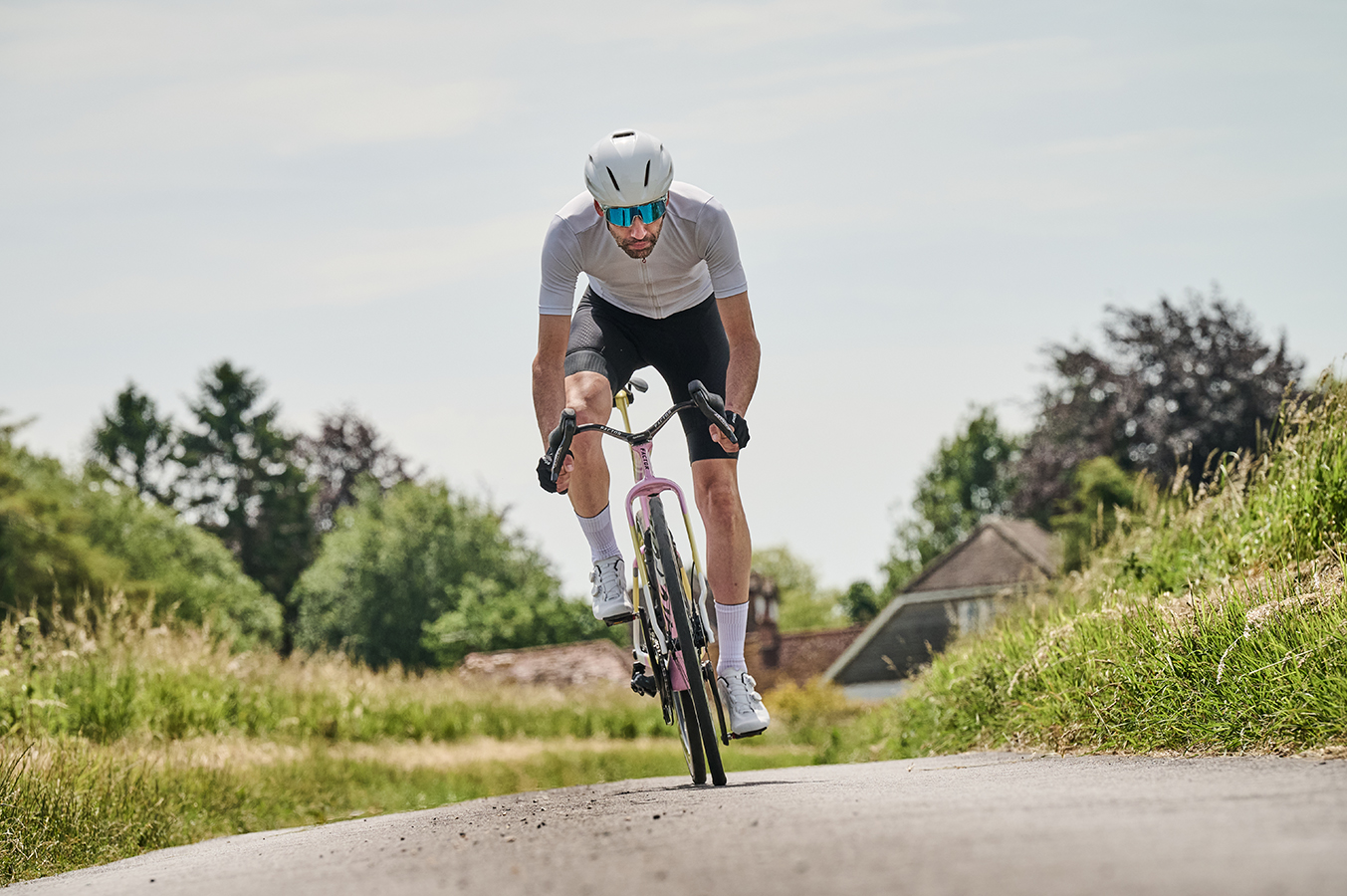 Factor One aero race bike in Blush colourway