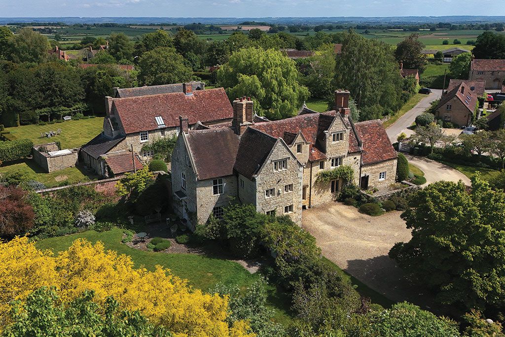 properties for sale for around &pound;2 million - The Manor, Toot Baldon, Oxford, Oxfordshire.