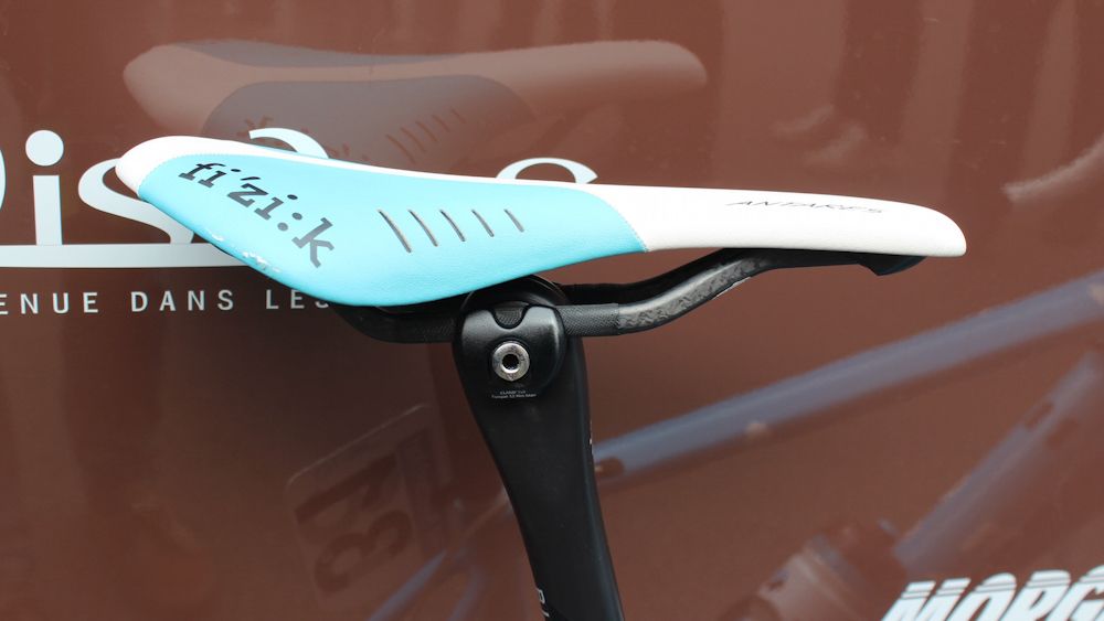 The colour coordinated Fizik Antares saddle had a few scuffs