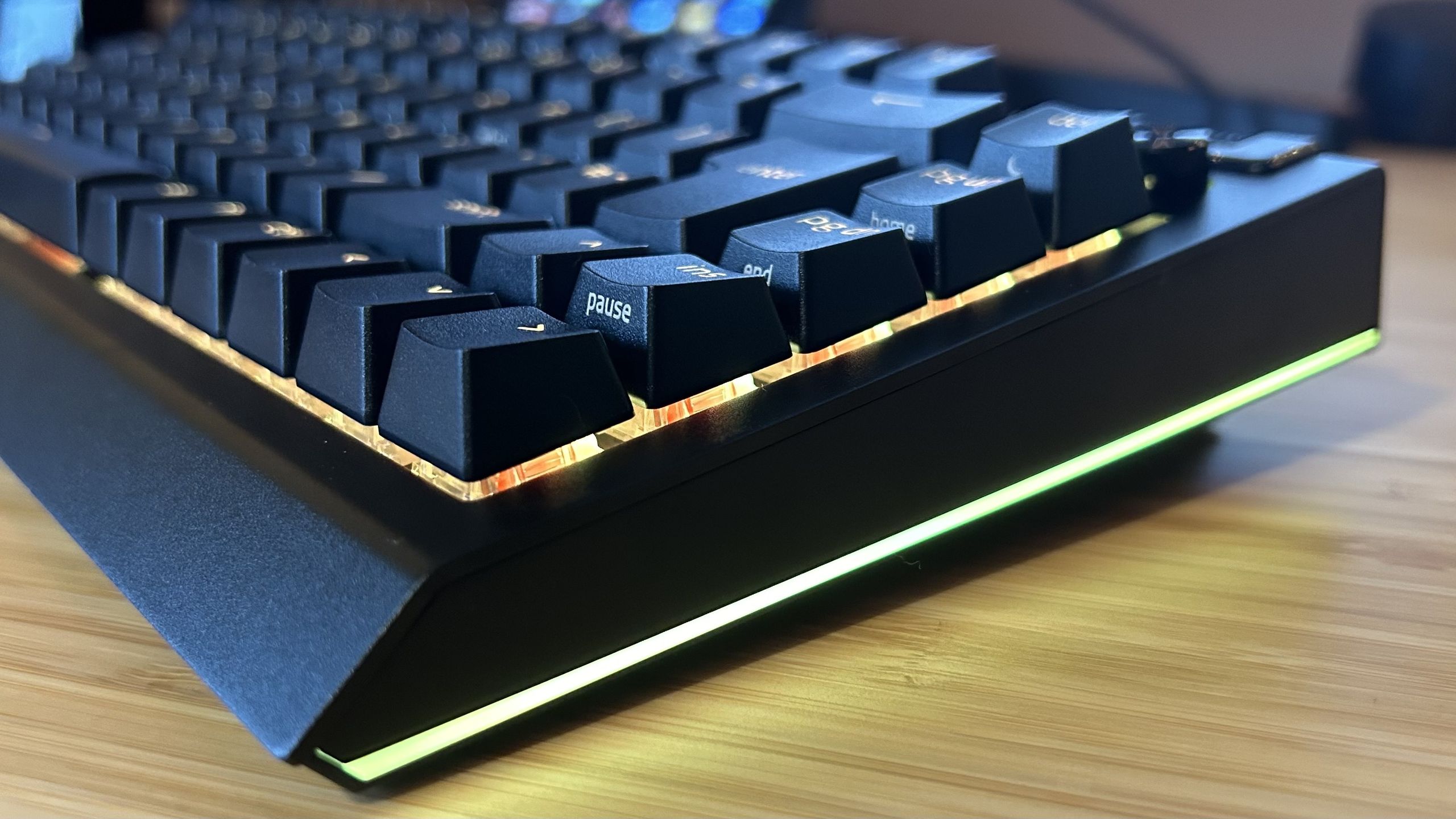 Az Razorback Keyboard Razer just released a barebones kit for its first hot-swappable ...