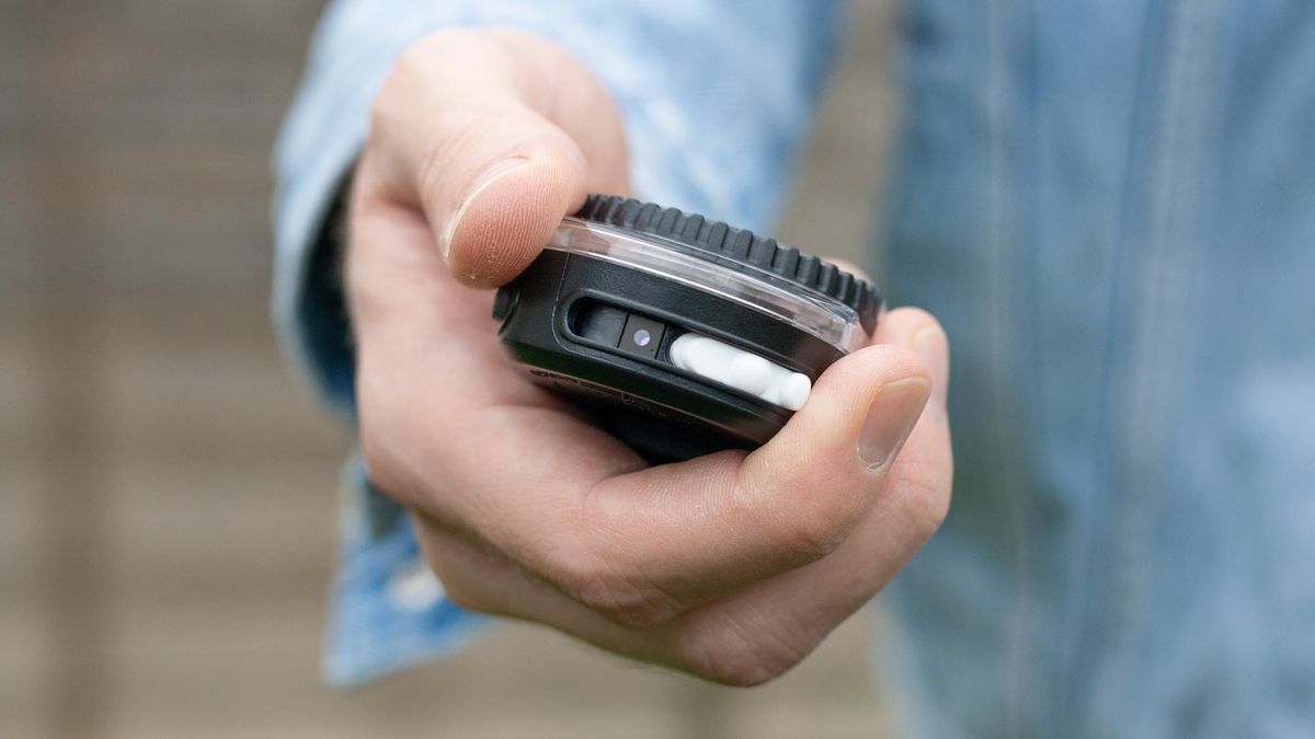 Sekonic Twinmate L-208 set up for reflected metering, with light-receiving element showing