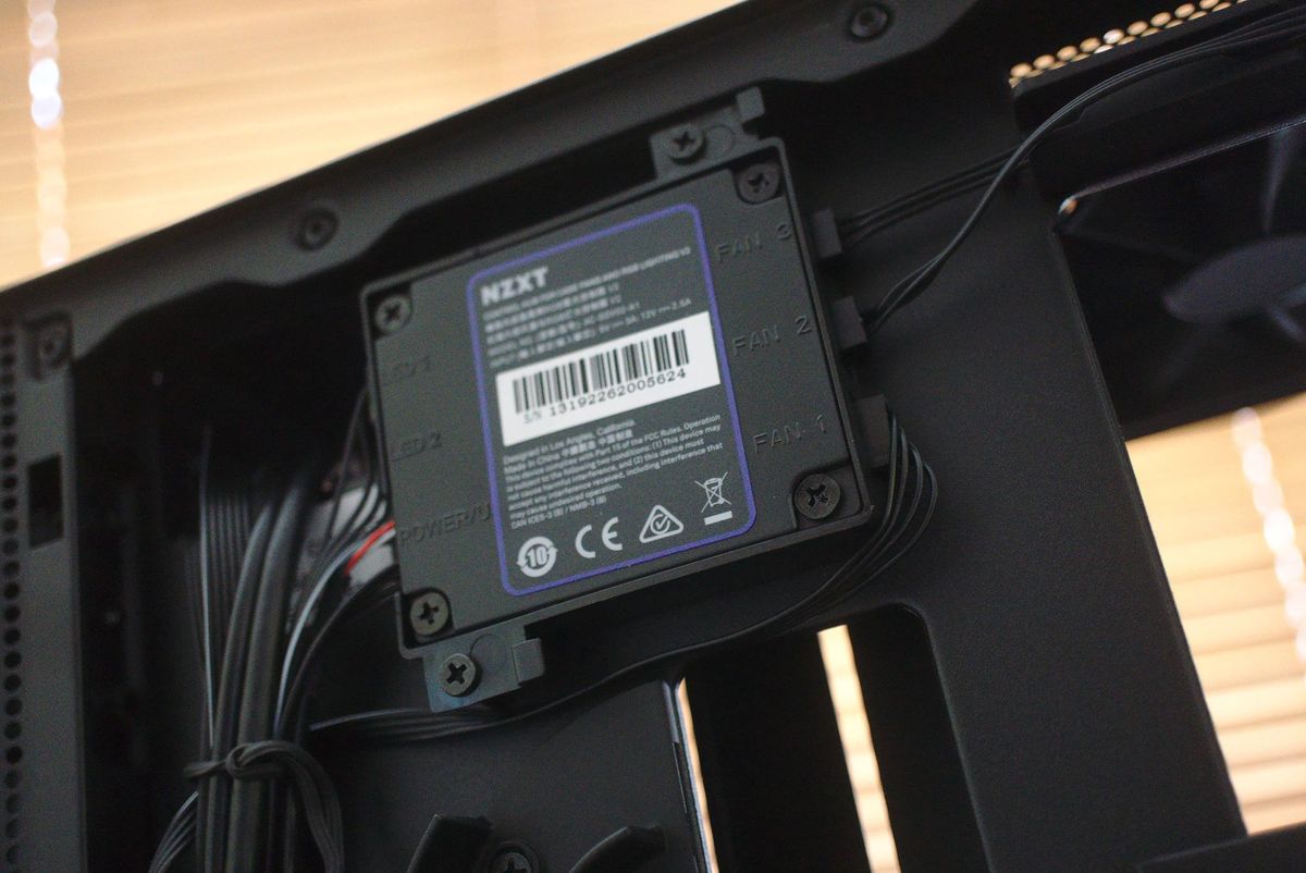 NZXT H210i