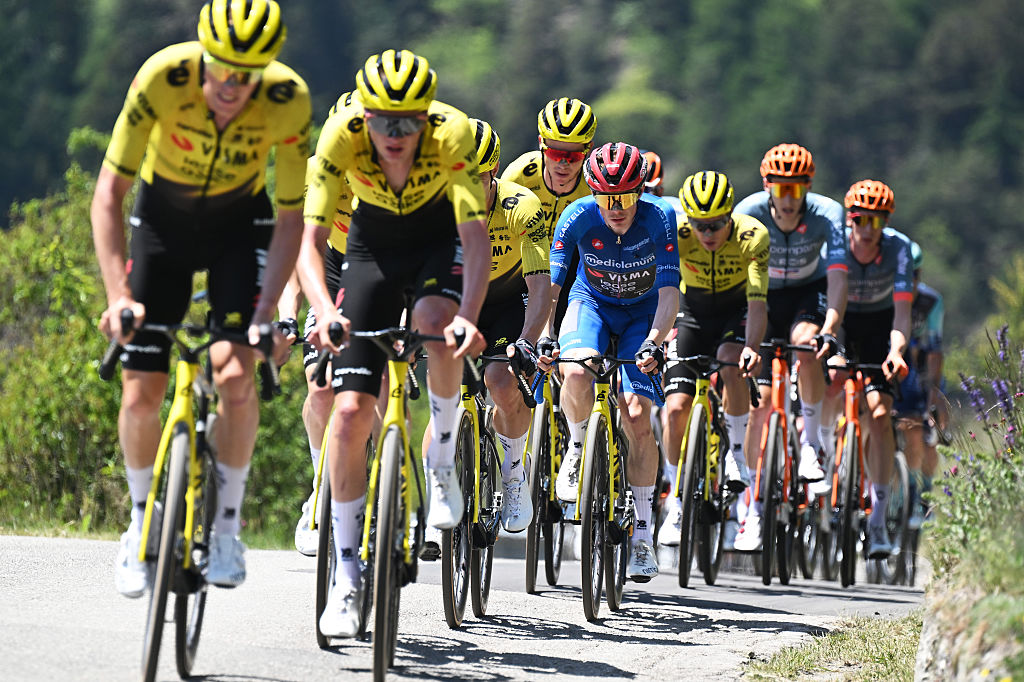 PILA - GRESSAN, ITALY - MAY 23: Jonas Vingegaard of Denmark and Team Visma | Lease a Bike - Blue Mountain Jersey with teammates compete during the 109th Giro d&amp;amp;apos;Italia 2026, Stage 14 a 133km stage from Aosta to Pila - Gressan 1789m / #UCIWT / on May 23, 2026 in Pila - Gressan, Italy. (Photo by Tim de Waele/Getty Images)