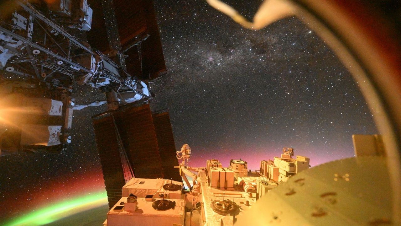Astronaut captures aurora magic from the ISS | Space photo of the day for May 28, 2026