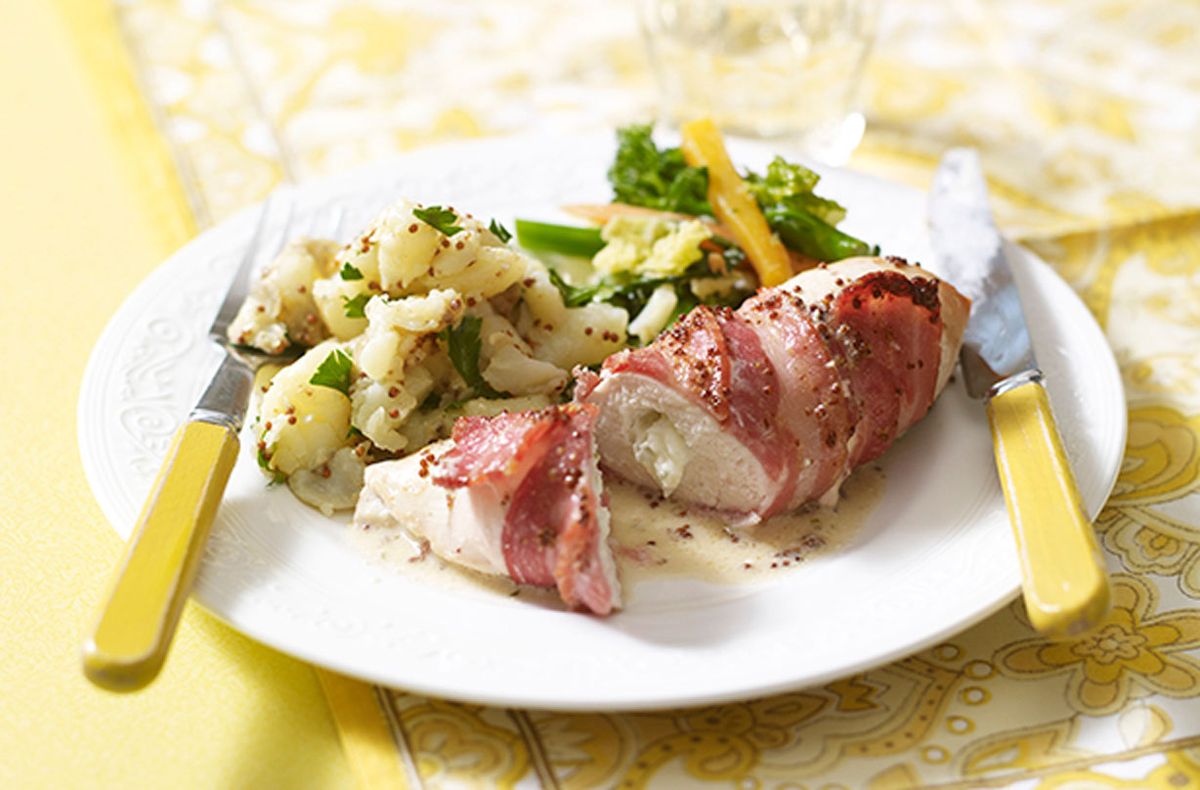 Chicken with goat's cheese and bacon | Dinner Recipes | GoodtoKnow