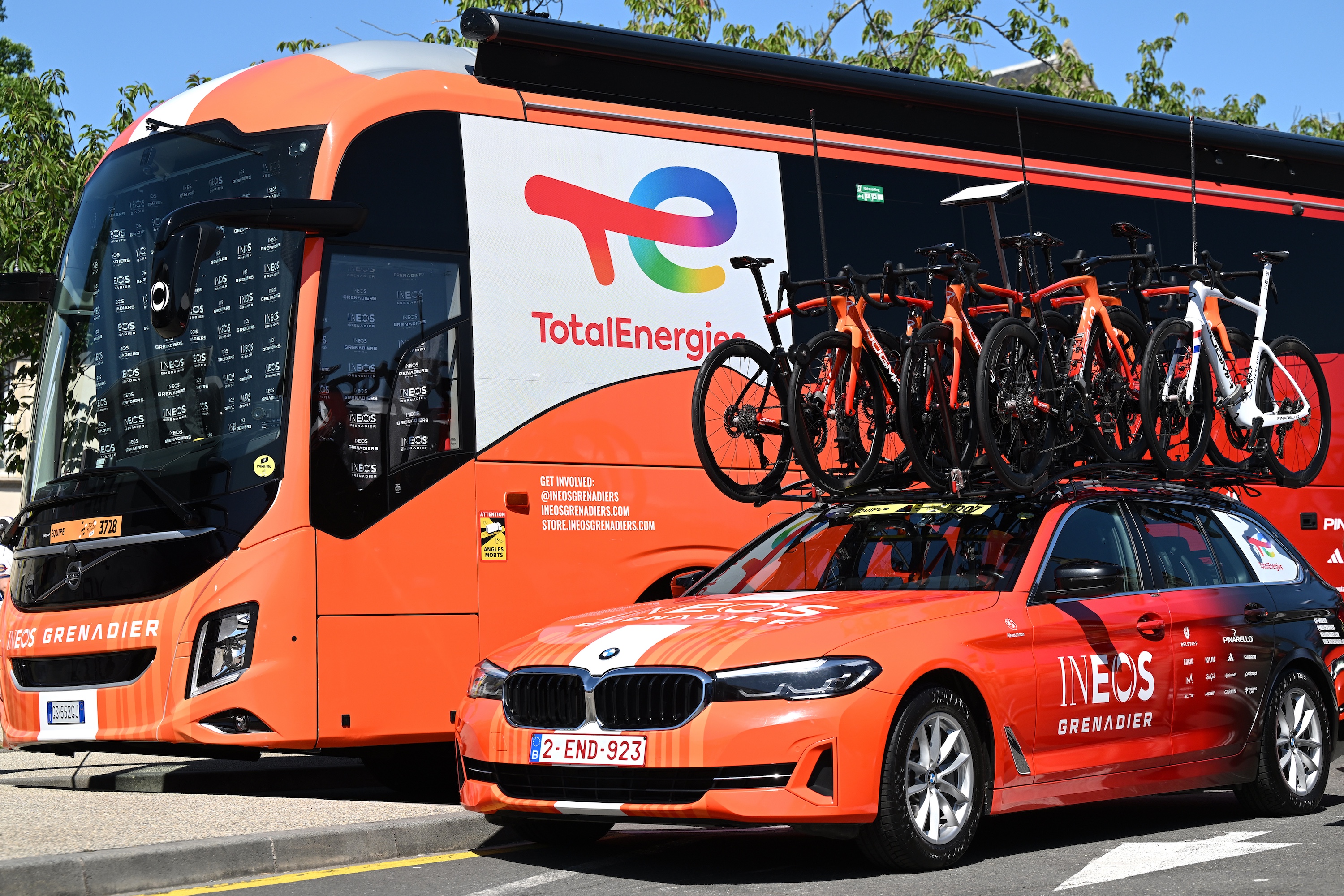 Ineos Grenadiers car and bus