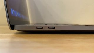 Apple MacBook Pro (13-inch)
