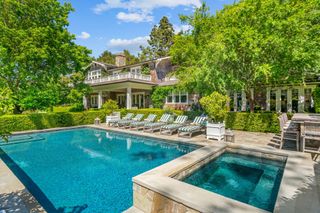 Hamptons style house pool