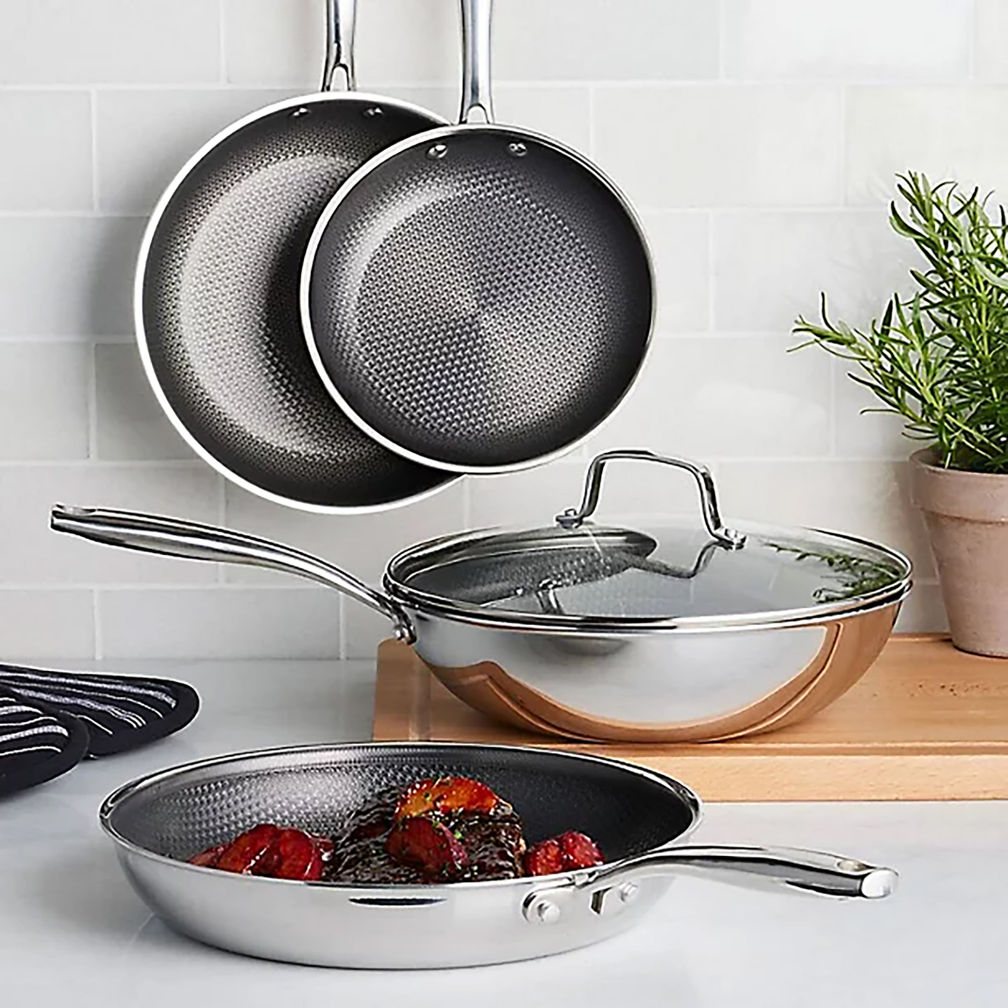 Lakeland&#039;s Tri Ply pan range 