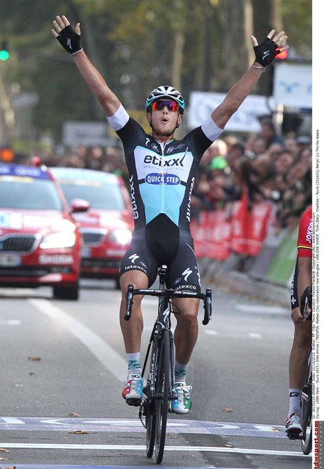 Matteo Trentin (Etixx Quickstep) wins Paris Tours 2015