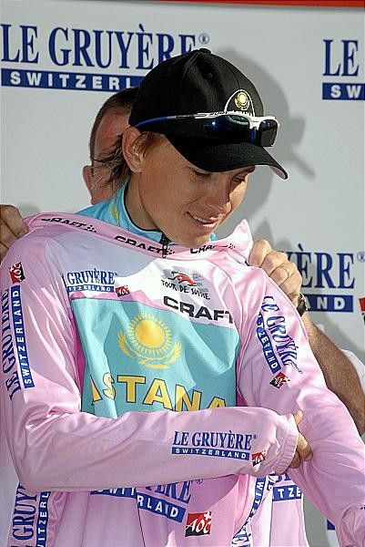 Maxim Iglinsky (Astana) gets another mountain jersey but he is still tied on points with Loosli