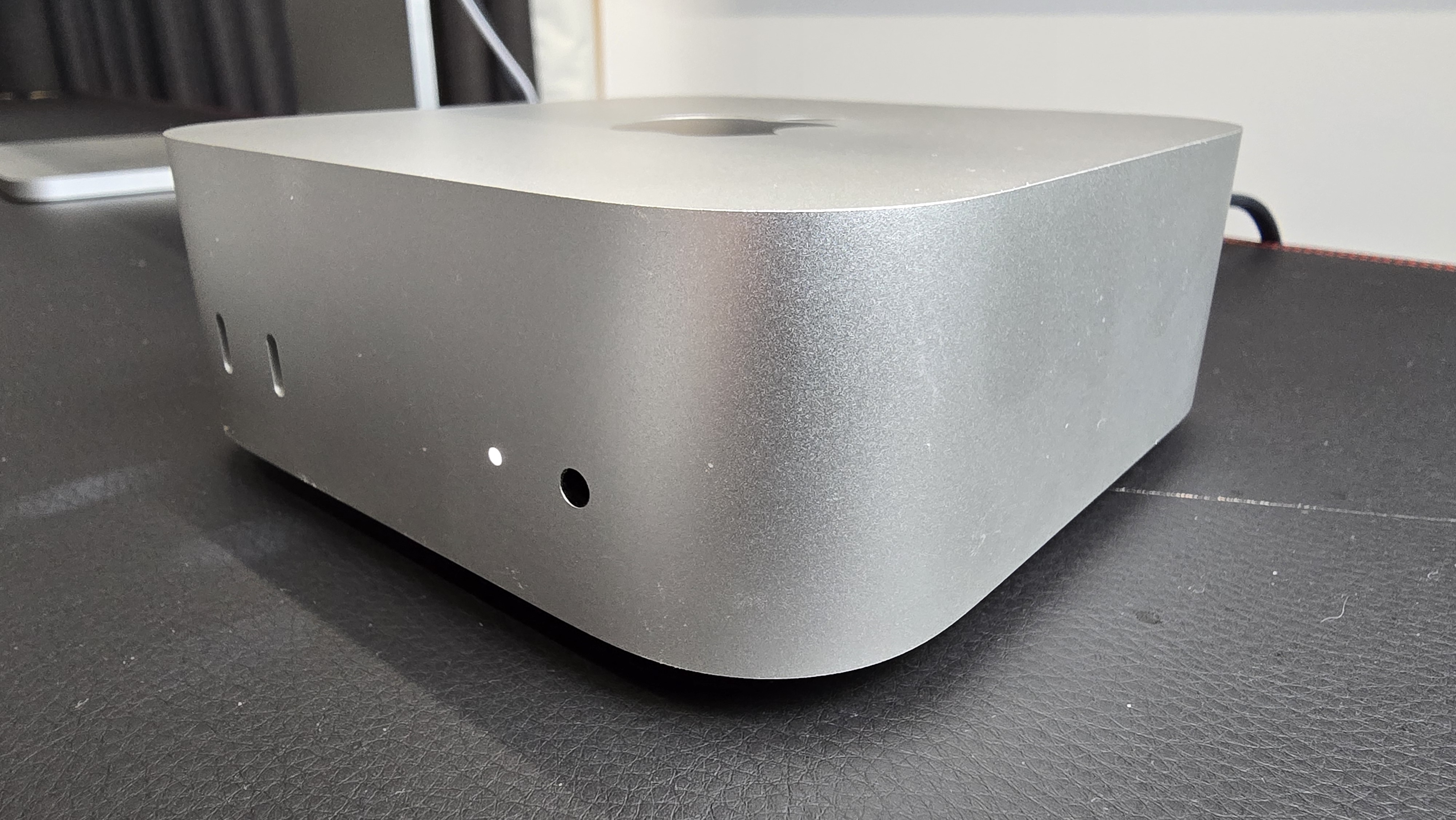 Mac mini M4 in studio